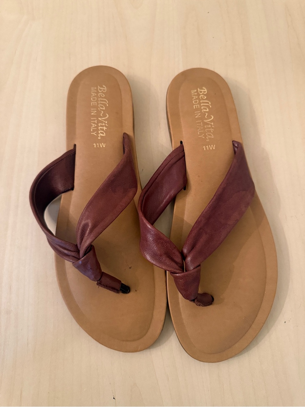 Bella Vita Women's Burgundy Knotted Leather Sandals new size 11